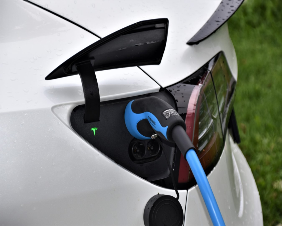 Pros and Cons of Electric Vehicles What You Need to Know Before You